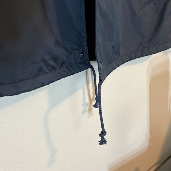 SOLD!!!!!!Vans Navy Windbreaker with Pockets and Adjustable Drawstring Chord! - Picture 7 of 9